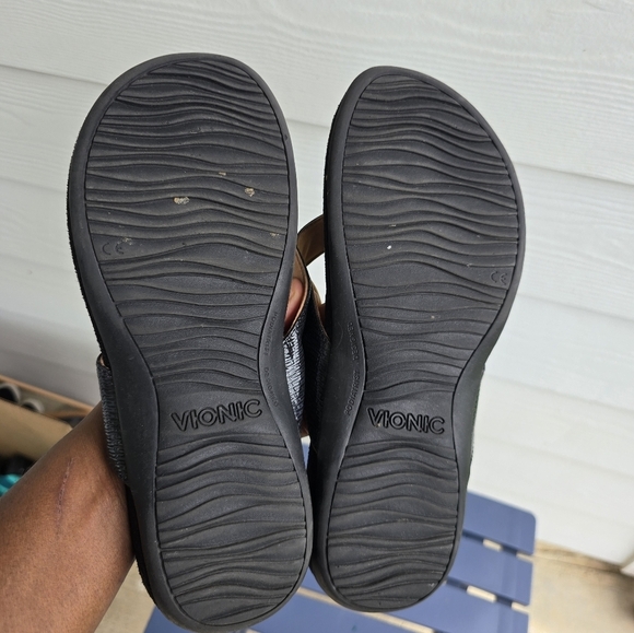 Vionic Black Sandals Women Size 11 Silver Detail Summer Comfort - Picture 8 of 12